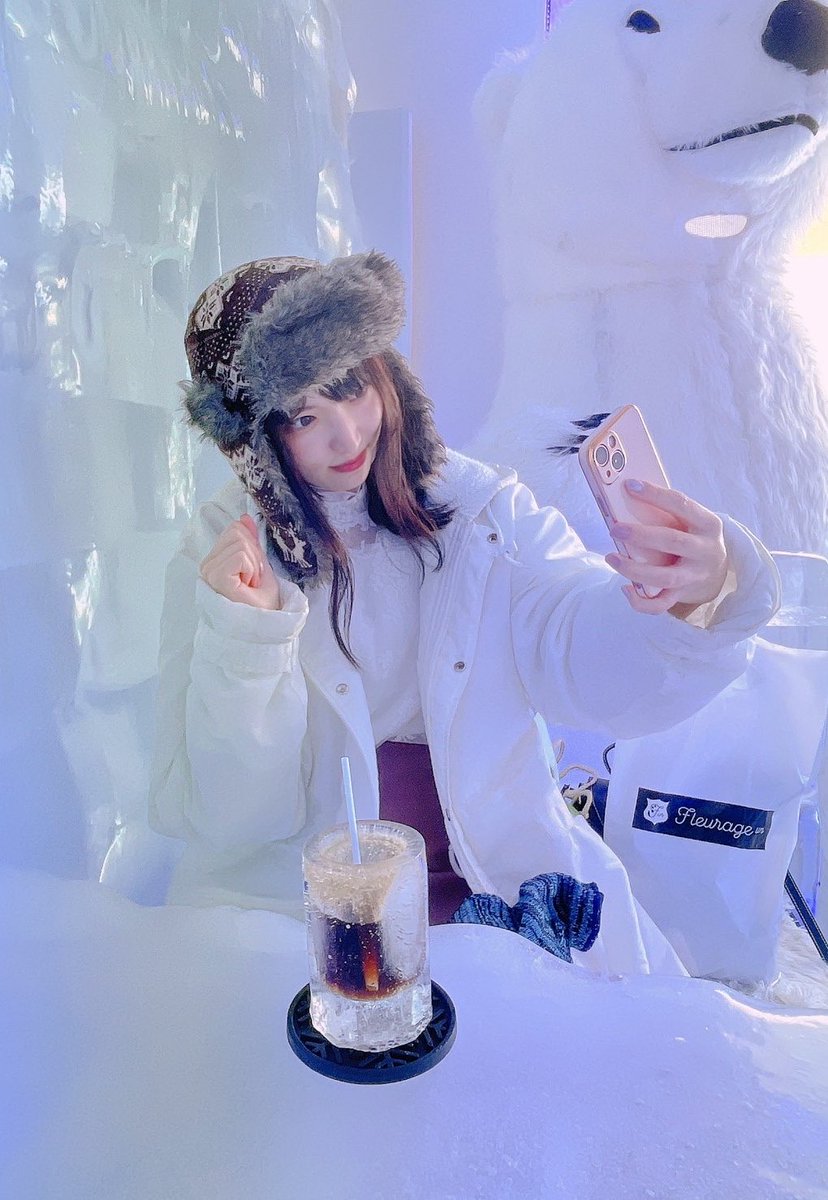 Kyoka_Unohana's tweet photo. 自撮り中を撮られてた私と、
氷のグラスinコーラ🧊✨
#ICETERRACE
#ウミカジテラス https://t.co/t0zk14KtAl