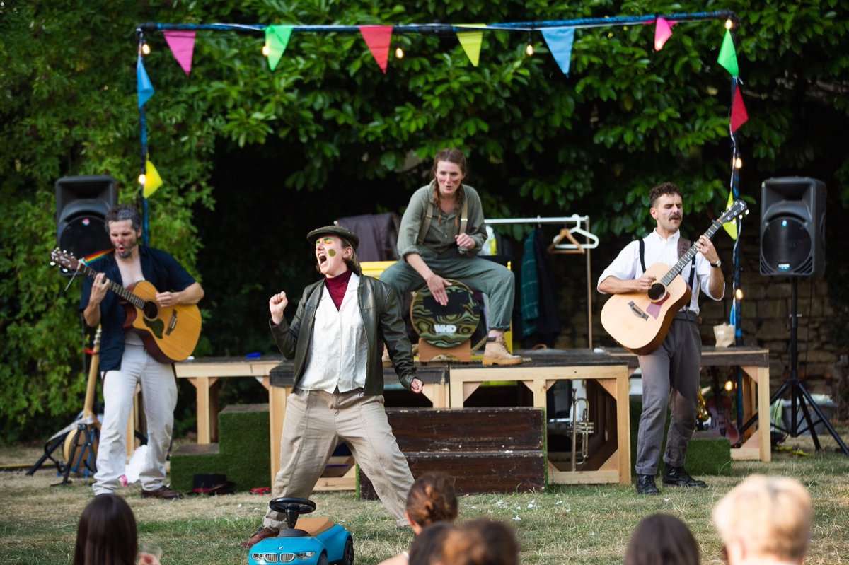 SFreemanActor's tweet image. And so it begins! 🚐 We’re off on tour. First stop, Salisbury. Check out if we come near you 🗺 @calf2cow #TheWindInTheWillows 

📸 Nick Spratling