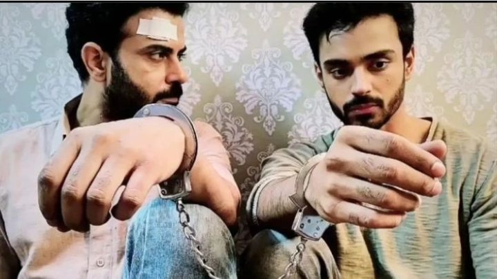 naturelover2512's tweet photo. #Aashiqana #AashiqanaOnHotstar 
how chikki could retrieve flight passengers list easily? isnt it against company rules to leak passengers details? 

and yeh kya hey? when are we getting pratap chikki yash scenes? https://t.co/TVM9WXI68m