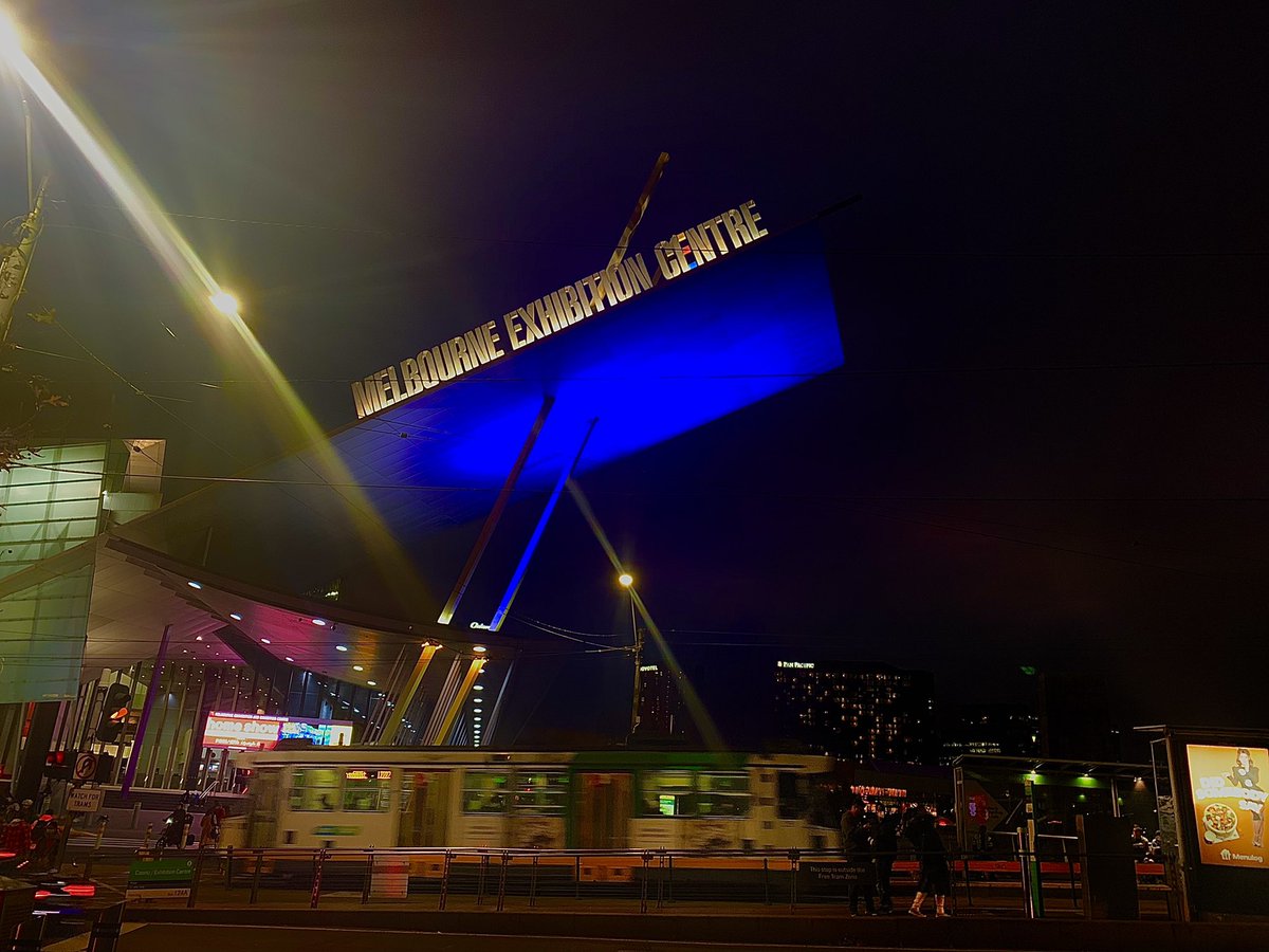 Did you notice shades of blue and green in Melbourne tonight? That’s because some of the city’s landmarks have been illuminated for National #strokeweek @Transurban @MCEC click here for more details on Stroke Week ➡️ strokefoundation.org.au/what-we-do/pre…