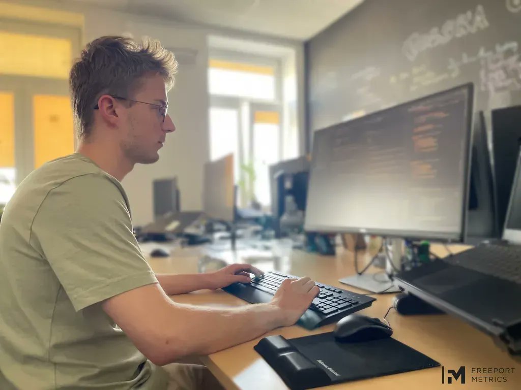 FreeportMetrics's tweet image. When creating the developers’ friendly environment, we have to remember about:
-Silent surrounding
-Positive values and vibes
-Flexible Working Hours
-Work-Life-Balance
-Diversity and Inclusion
#developers #developerslife #developersoftware #developerspace