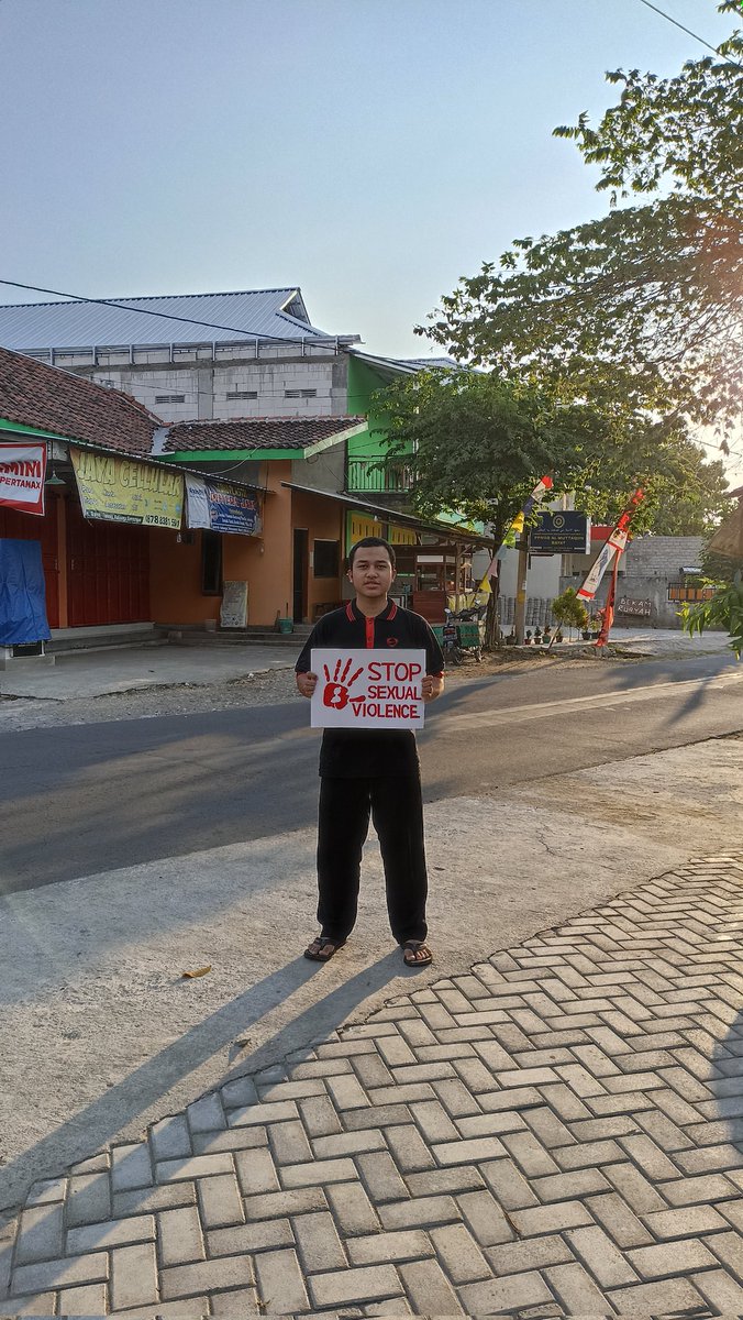 UbaidKamal25's tweet photo. #kekerasanseksual 
#mahesabergerak
#bersamamahesabisa 
#PKKMBUNNES2022 
#mahasiswaunnesmuda2022 https://t.co/IyQjgoNHuQ