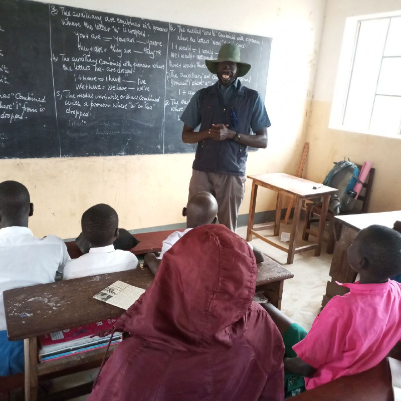 GerimaMustafa's tweet photo. Dear supporters of #SaveTheSheaTree I highly depend on my twitter to reach get support to advocate for Shea Trees and empower women in my community.
Lately, my reach hasn't been so good, so I'm asking that if you see this, please 'like' and comment 🌱 & help us out.
Thank you🤝🏾 https://t.co/zCpcTlTkCA