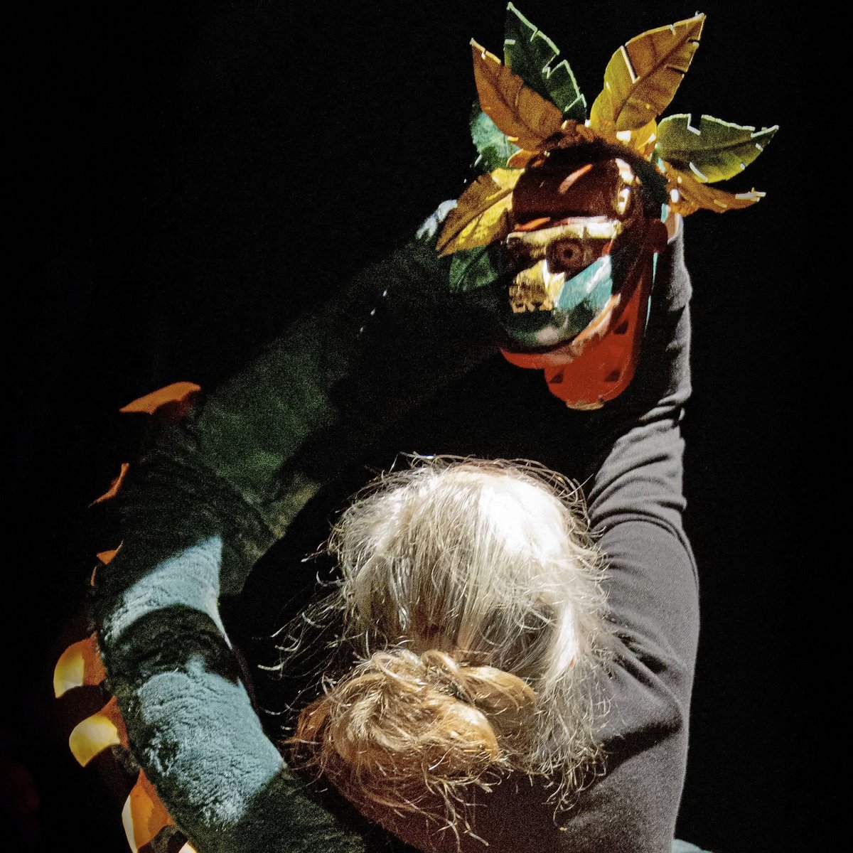 Die Welt am Sonntag hat in ihrer Theaterumfrage das Stück "DEUS Rising" des Theater Blaues Haus Krefeld als eine der besten Inszenierungen nach 1945 geadelt. Der VDP gratuliert unserem Mitglied für diese besondere Würdigung. Absolut sehenswert! Mehr Infos: theaterblaueshaus.de