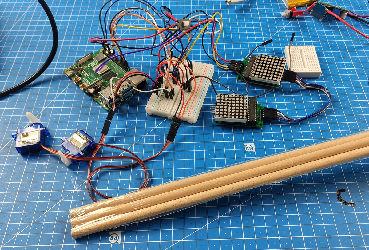 RafaLagoon's tweet image. ¡Directo cacharreando!
Hoy toca trabajar con madera y cola: vamos a hacer el cuerpo del arpa inalámbrica para Twitch y para juegos!!!
Link al directo en el siguiente tweet👇
#makers #diy #gamedev #twitch