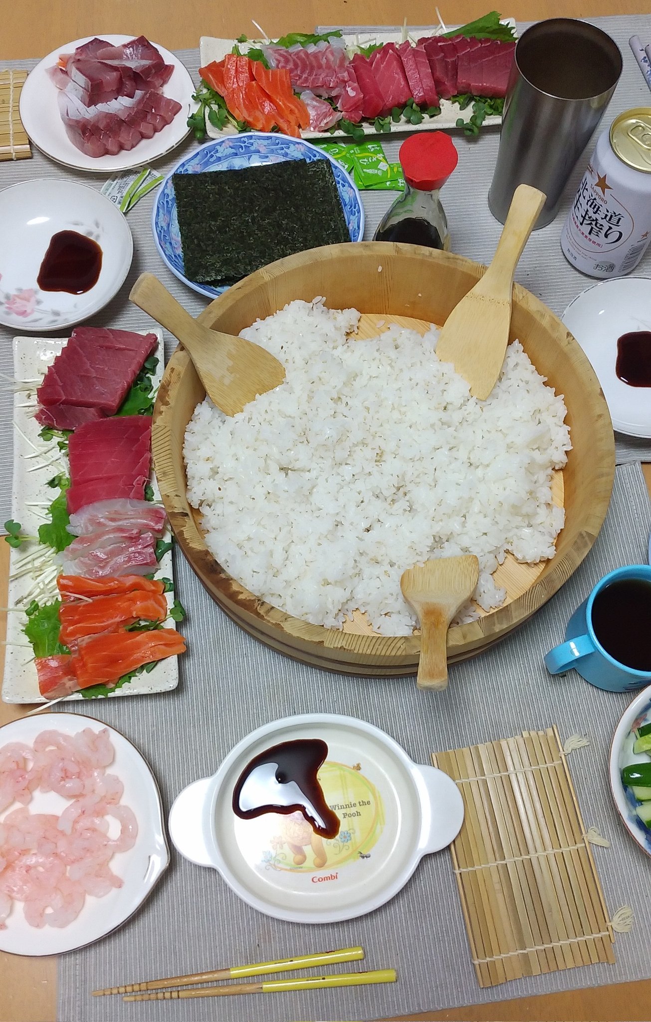 アラフィフ夫婦の普通の生活 先日某試験に合格したお祝いの手巻き寿司パーティーです 具は中トロ 赤身 タイ ワラサ サーモン 甘エビ キュウリ 3人で米3合 お腹一杯頂きました T Co Gwdz4ojuz3 Twitter