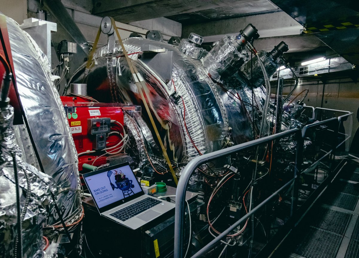 CERN's tweet photo. Following #antiprotons in our #FollowTheProtons series 😍
This #PhotoOfTheWeek shows the Antiproton Decelerator inside CERN’s Antimatter Factory, a unique machine that produces low-energy antiprotons for studying #antimatter, and “creates” antiatoms: https://t.co/jRPtvzC4JC https://t.co/DIzXKtF3w9