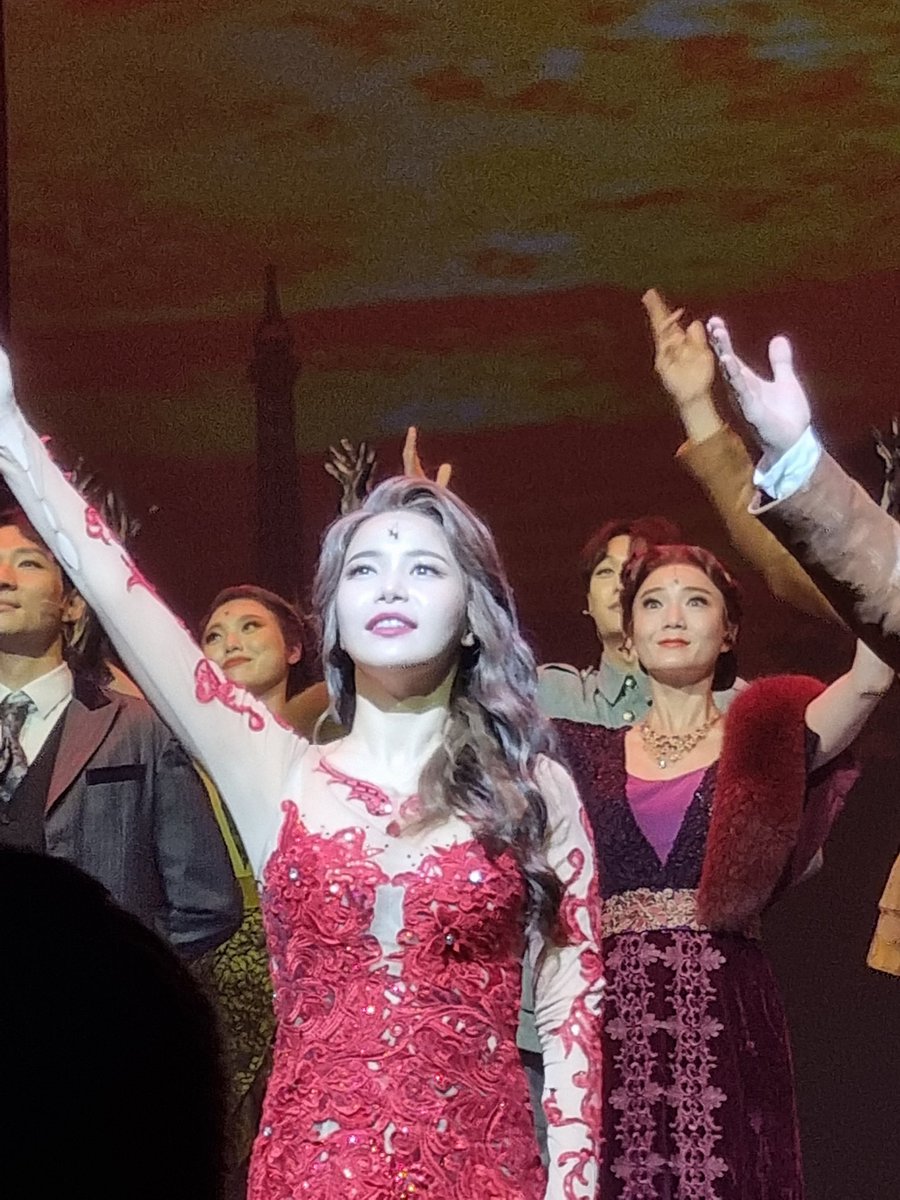 달빛아래 tweet media