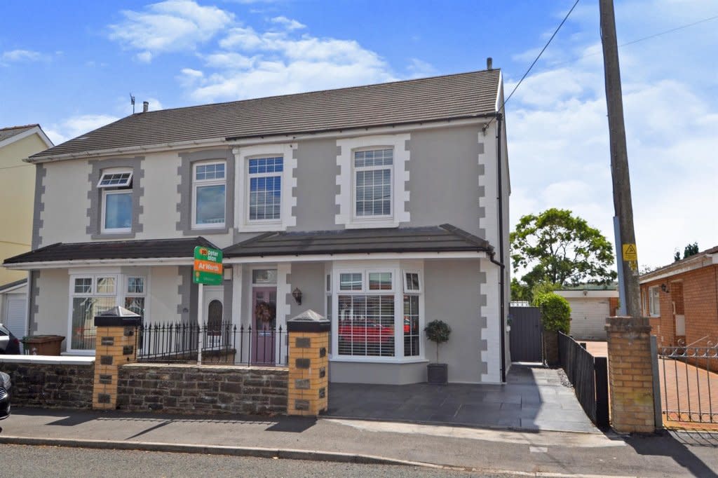 Peter Alan on Twitter "High Street, Nelson, Treharris An absolutely