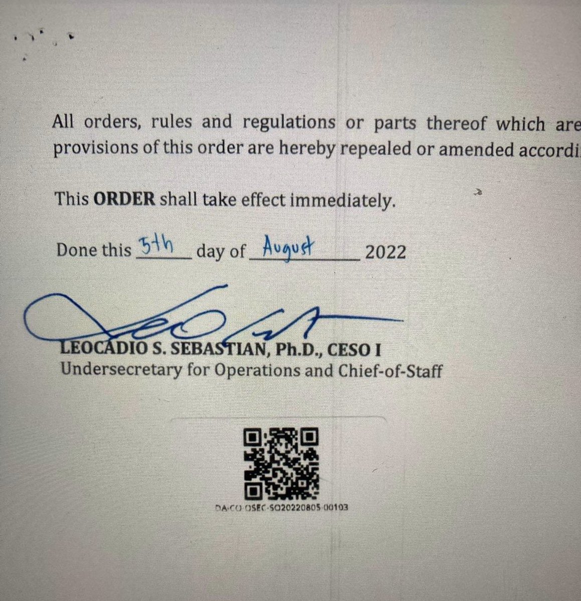 RalfRivas's tweet photo. A doc showing that President Marcos approved the importation of 300,000 MT of sugar is now unavailable on the SRA website. 

Palace denied approval.

So, who signed it?

Pic 1- SRA doc
Pic 2- signature of Leocadio Sebastian, DA Usec
Pic 3- Marcos’ signature

@rapplerdotcom https://t.co/wiWtZNU1CE