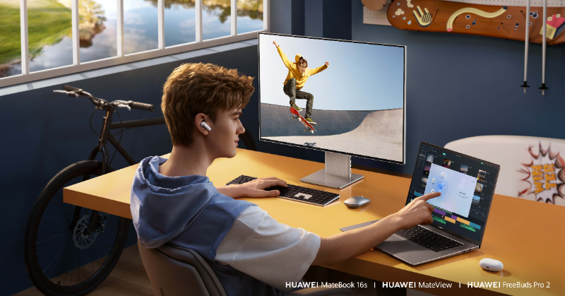 HuaweiMobile's tweet photo. Your lifestyle, your #HUAWEISmartOffice
Adapt to your working environment as you unlock higher levels of productivity from multi-tasking to co-creation & more.
#SuperDeviceSuperCreativity