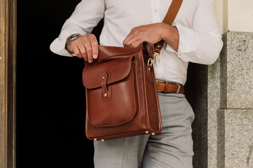 Whether you're heading into the office or working from home, streamline your workflow with the Gearpack No. 4.⁠
____⁠
⁠
Explore Office Necessities: l8r.it/pZ25