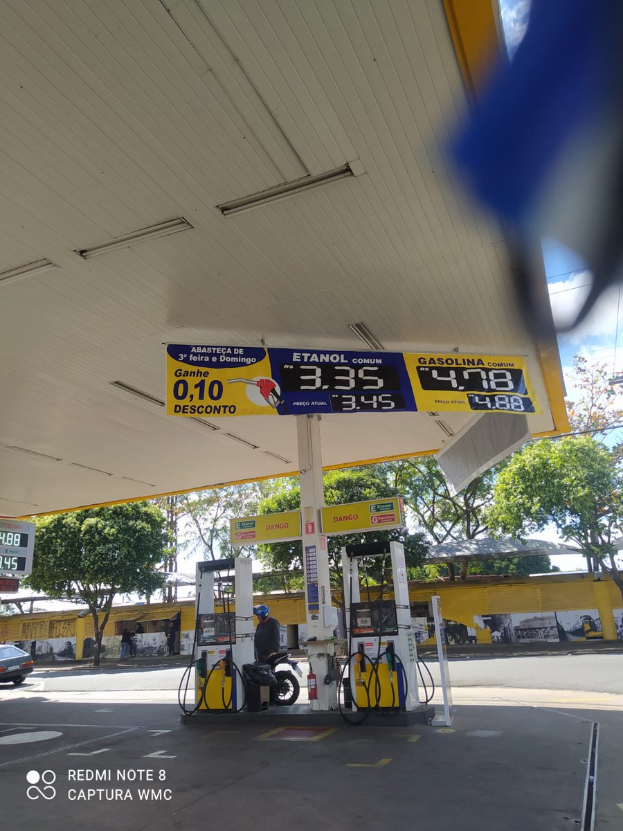 umminutonoticia's tweet photo. Vejam o valor do petróleo hoje na cidade de Ribeirão Preto SP!
QUAL O VALOR NA SUA CIDADE HOJE?🤔 Comente...
.
SIGA:  @umminutook
.
#mg #minas #minasgerais🔺 #minaseolugar #wmcmidia #umminutook #brasil #petroleo #oreco https://t.co/TmGyIVHwPq