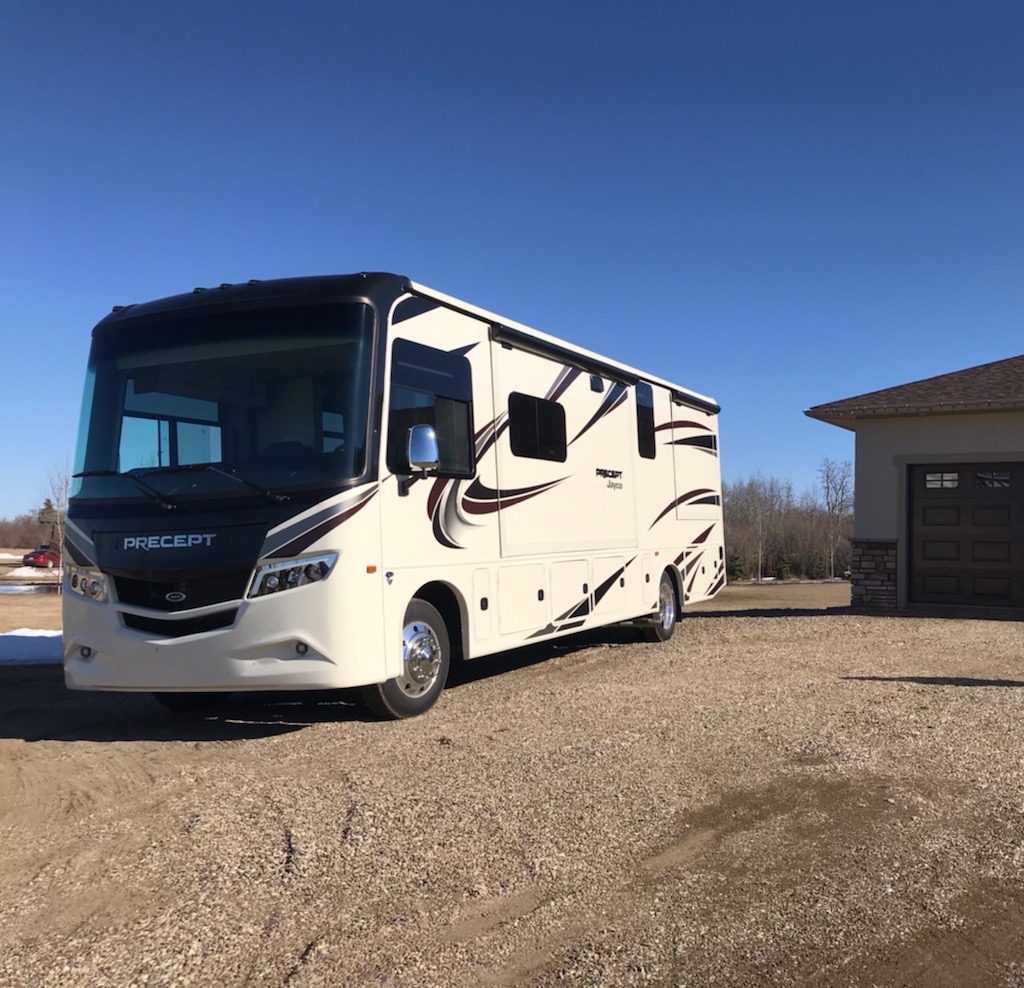 GP_Kubota's tweet photo. If you are in the market for a Class A Motorhome check out this listing on Kijiji! This lightly used motorhome is full of features such as three slide-outs, satellite, solar panel, residential fridge, and much more. https://t.co/HReOUbLFNV https://t.co/ikbRSYkfie