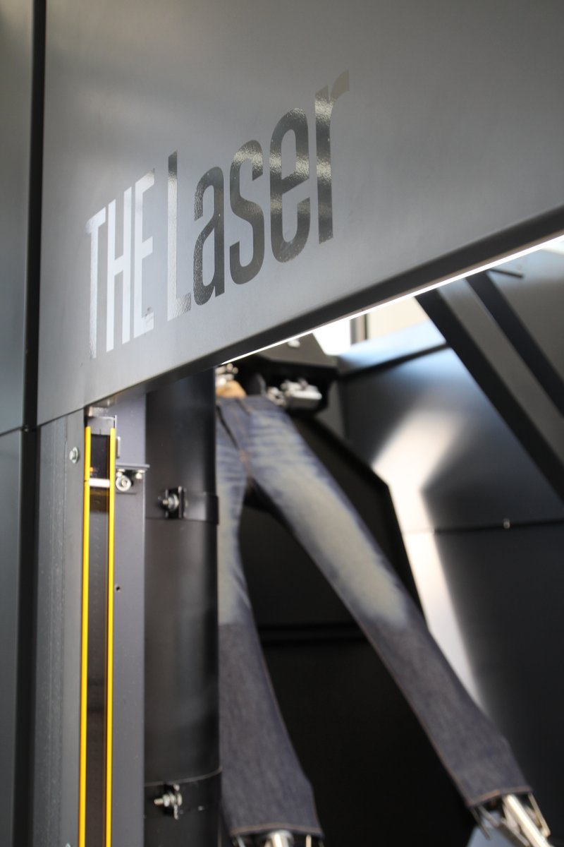 tonellosrl's tweet photo. This is not a washing machine. Or at least not entirely.
But you've already figured it out: #THELaser is that laser marking technology finally up to the standards of our washing giants.
In short, an innovation that could only bear the Tonello name. https://t.co/Mea11loJ4u