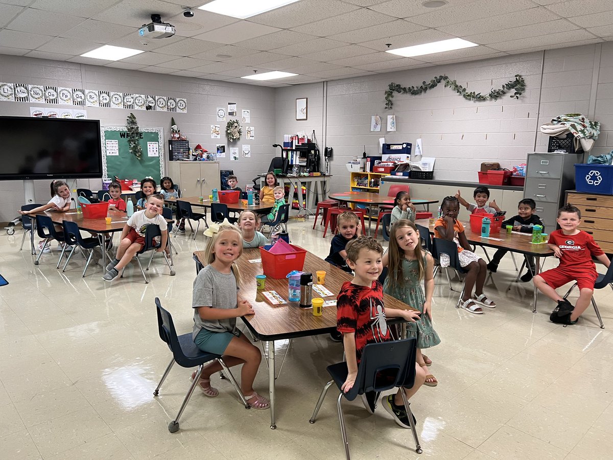 JNoOES_IC's tweet image. Happy First Day of K to our newest Bobcats! #firstdayofK @sbes_bobcats @DCS_TN