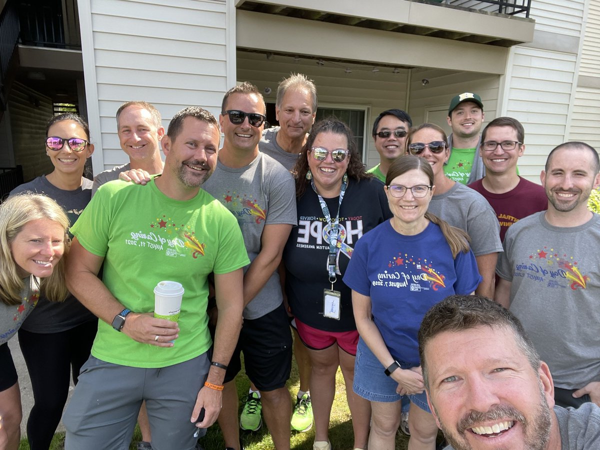 Erin J. MacGregor (@emacg14) on Twitter photo <a href="/HowellMISchools/">Howell Schools</a> participating in @lcunitedway Day of Caring. Great morning supporting our community! #OneHowell <a href="/HowellMISchools/">Howell Schools</a> participating in @lcunitedway Day of Caring. Great morning supporting our community! #OneHowell