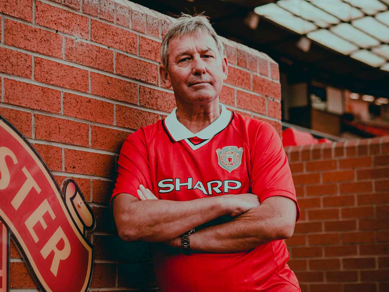  Happy Birthday, Bryan Robson !       Sending you best wishes on your 6 6 th birthday 