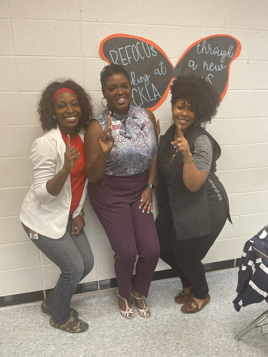 DrCrystalWatson's tweet image. Happy to see two of our best Reading Instructional Specialists from @HarrisES_AISD and @Carter_AISD @AldineISD District Staff Development helping our teachers “refocus” through the CKLA curriculum! @MsOmotayo #thepowerofteamONE👆🏾