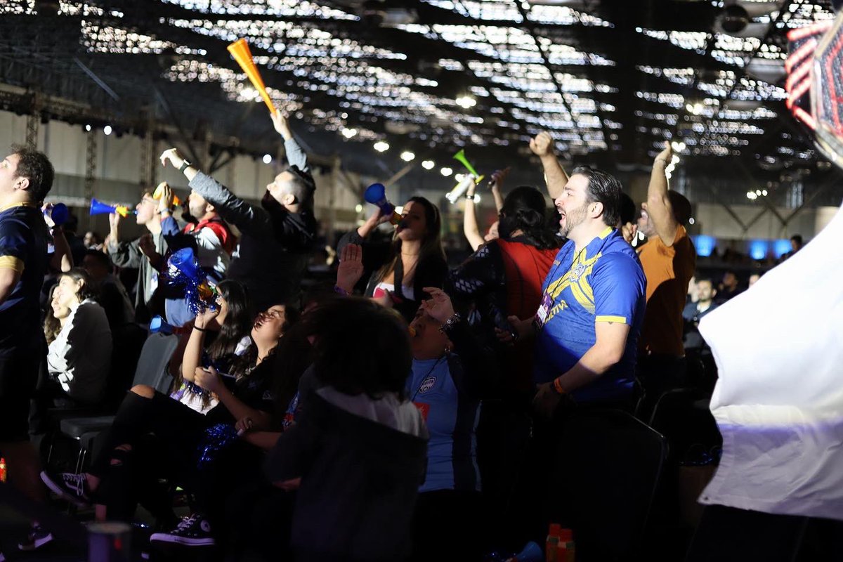 ucconx's tweet photo. Com direito a vuvuzela, a BEST entrou em clima de Copa do Mundo aqui no #UcconX 😂! Vem conferir algumas imagens de como foi o confronto! 
#UcconX23 https://t.co/JsmoSXpFe1