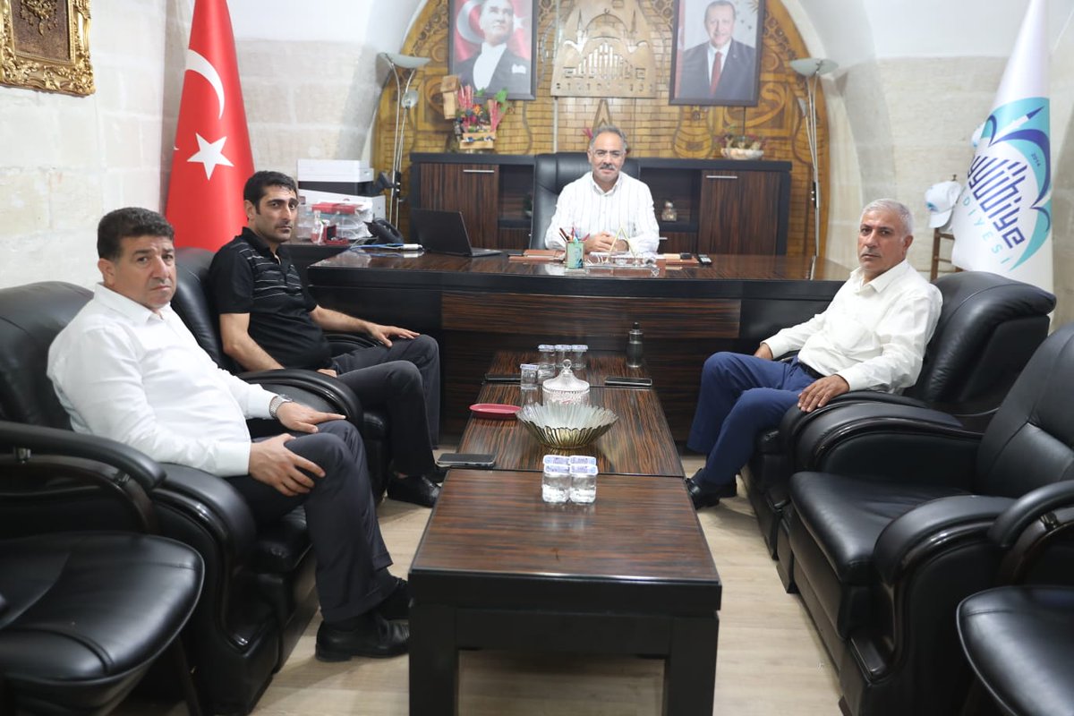 mehmetkusnet's tweet photo. Mahalle Muhtarlarımız,
Şanlıurfa Traktörcüler Kooperatif Başkanı Adil Yıldırım ve Başkan Yardımcısı Mehmet Emin Olcay bizleri ziyaret etti.

Nazik ziyaretlerinden dolayı kendilerine teşekkür ederim. https://t.co/LqXBoOyE8W