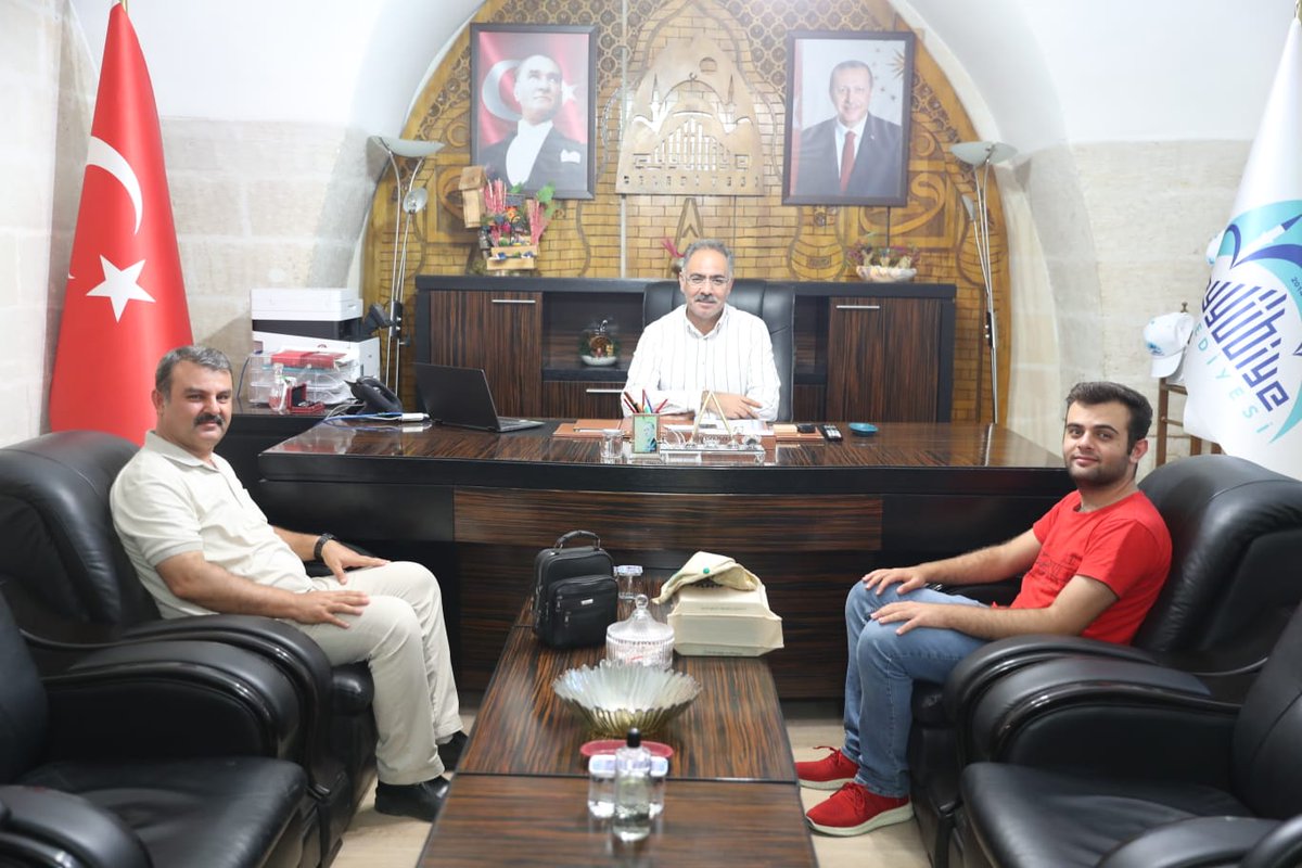 mehmetkusnet's tweet photo. Mahalle Muhtarlarımız,
Şanlıurfa Traktörcüler Kooperatif Başkanı Adil Yıldırım ve Başkan Yardımcısı Mehmet Emin Olcay bizleri ziyaret etti.

Nazik ziyaretlerinden dolayı kendilerine teşekkür ederim. https://t.co/LqXBoOyE8W