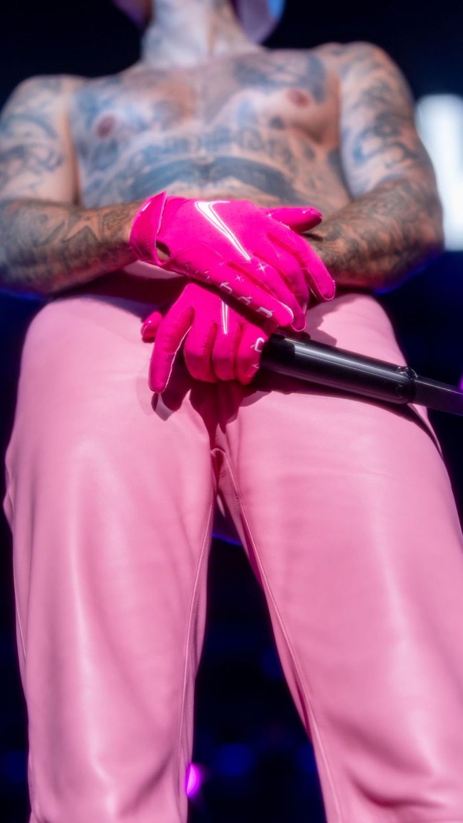 justice tour pics (@justicetourpics) on Twitter photo 