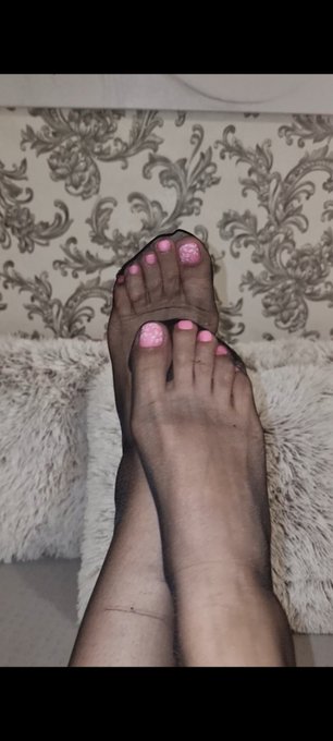 Isn't they perfect? https://t.co/adbGfCfp3i<a href="/tag/leather"class="tags"><span>#leather</span></a><a href="/tag/smoking"class="tags"><span>#smoking</span></a>