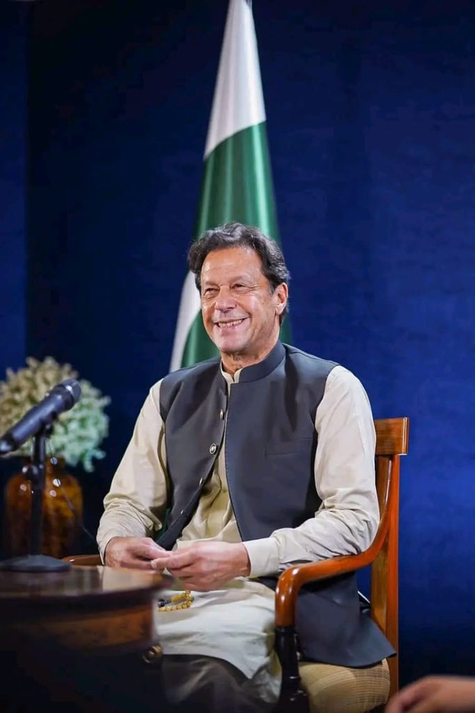 sanamkh22's tweet photo. My leader ❤️ https://t.co/Ls7Fsu2f84