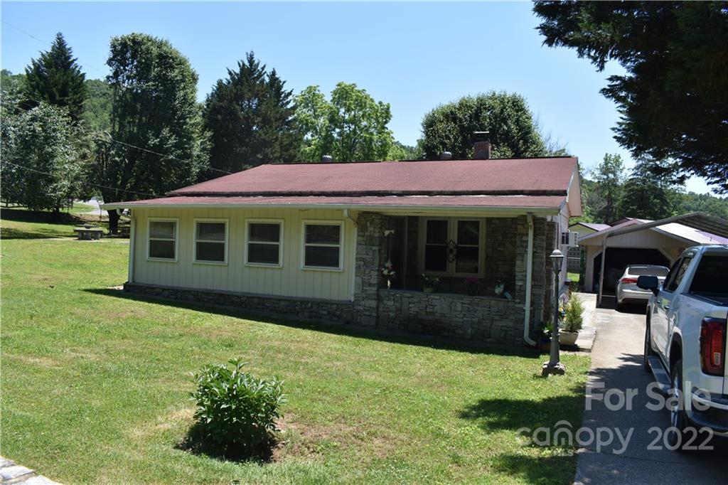 WhitsonRE's tweet photo. Just Reduced!  $179,900.00, 2BR, 2BA, 206 Goforth Road, Marion, NC 28752, Full Details https://t.co/begnD51KJB https://t.co/bC8b0h0yDp