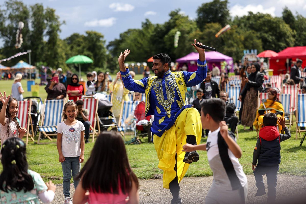 It's almost time to create some more @boromela magic moments ✨ as day two of the festival is about to begin in Albert Park. If you loved yesterday's entertainment, you're in for a treat today with live music set to take place from 12pm 🎶 More ℹ️:wearemiddlesbrough.com/whats-on/arts-…