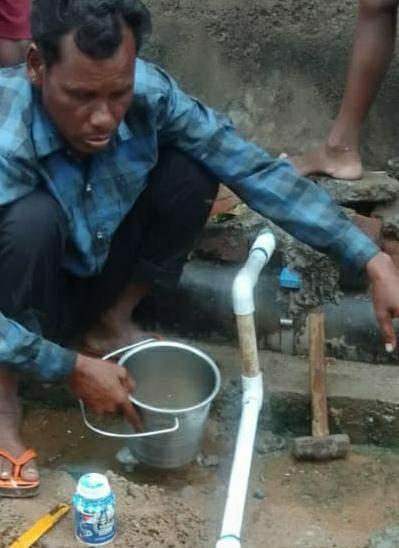 Eephbgr1's tweet photo. @ATitilagarh @TigMunicipality @TigSDM @CollectorBgr @HUDDeptOdisha The complain regarding leakages in pipe line at Bahidar pada of ward No 15,Titilagarah Municipality has been addressed after repairing of leakages in distribution pipe line and house service connections. The photographs taken are attached. https://t.co/gyh3MldQGw