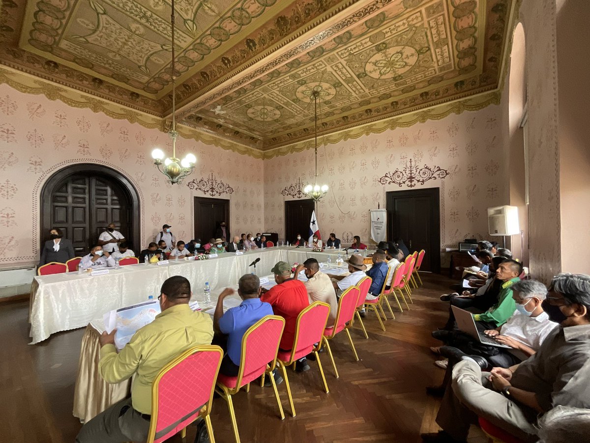 Comienza la Mesa de Diálogo de Alto Nivel entre los Pueblos Indígenas y el gobierno panameño.
El tema de hoy se aborda el tema de “Tala Indiscriminada en los Territorios Indígenas”.