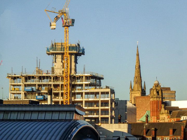 Vista is beginning to rise up over the Sheffield skyline. 🏗️

▶️ MountPropertyGroup.com/vista 

📸 @heritagesheffield