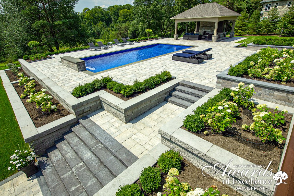 green_for_life's tweet photo. #LOAwards Spotlight 🏆🏡

Congratulations Griffith Property Services LTD! 

2022 Landscape Ontario Award of Excellence Winner: Residential Construction, “Pandemic Paradise”

See all the 2022 Award Winners at https://t.co/3WdzOIvDQ8

#LandscapeOntario #GreenforLife https://t.co/oTIkOgYMN0