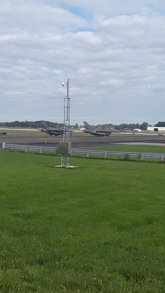 BULLDOGS spent the morning on the flight line at the 180th Ohio Air National Guard. Also listening to Swanton alum Greg Hallett and to one of the F16 pilots talk about teamwork 💪 and the value of sports 🏈. Great morning.