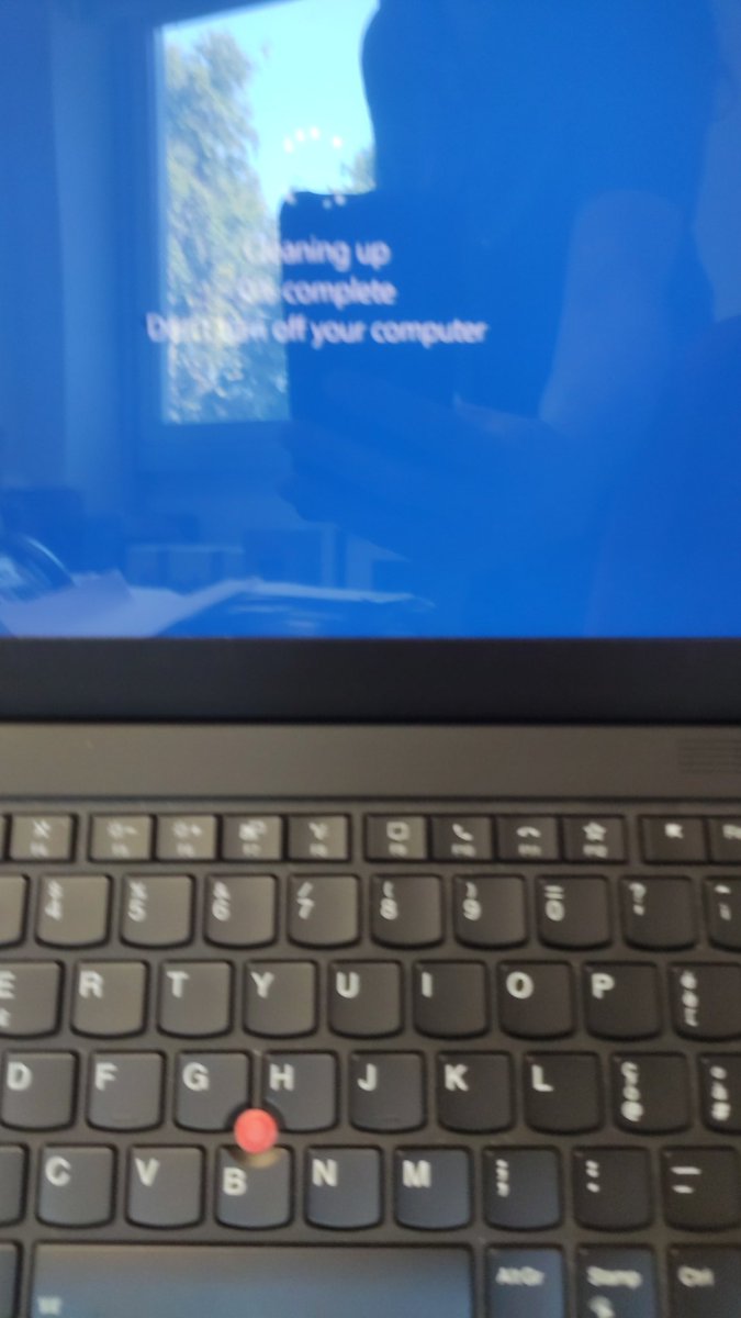 Rando_matt's tweet photo. Ma le Madonne in sanscrito che sono giร in ritardo!!! ๐คฌ๐คฌ๐คฌ #WindowsUpdate #winblows #microshaft #digitalroadrage https://t.co/qfh3AJHChb