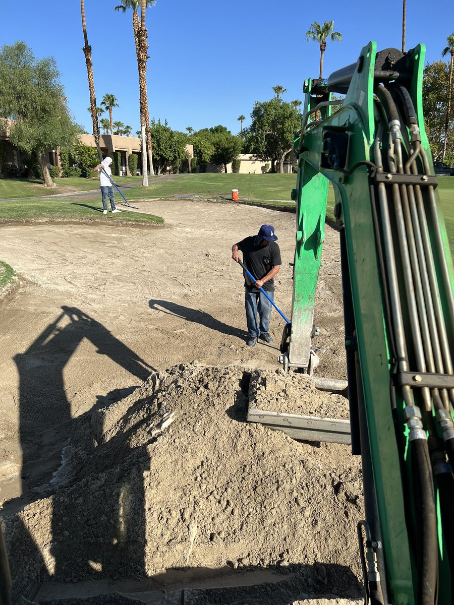 Off to the races in the Coachella Valley.
#bunkerrenovation #golfrenovation #coachellavalley #hustling #polylast #letsgo
