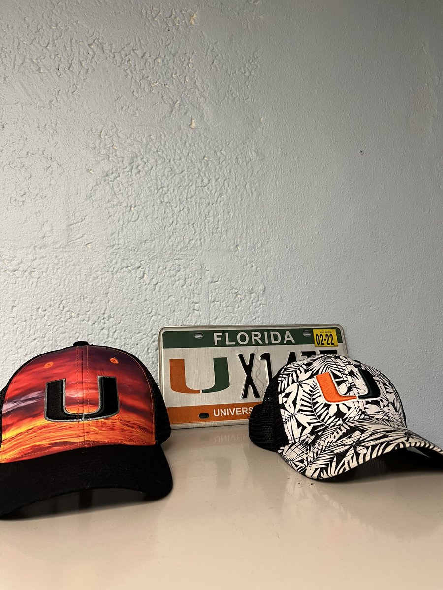 LakersCanes305's tweet photo. Workflow lunch time! Hey I forgot the morning pumped up tweet! AWAKE and BLESSED to be AWAKE!! HUMP WIT IT HUMP DAY EDITION!!!!!!! #CanesBackToWork https://t.co/BirEaorb8z