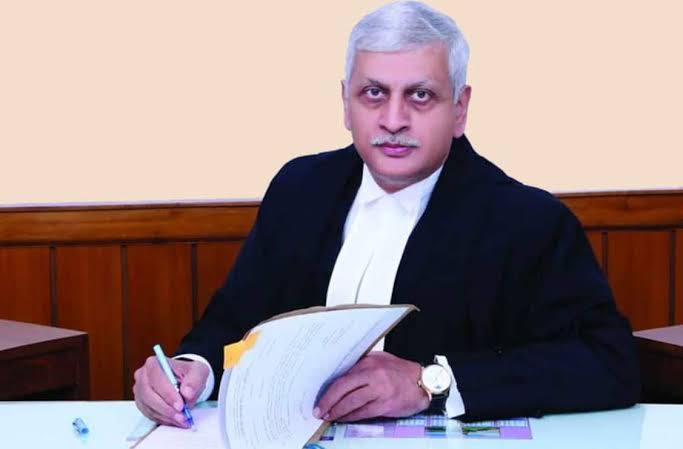 सुप्रीम कोर्ट के जज जस्टिस उदय उमेश ललित देश के 49वें चीफ जस्टिस नियुक्त हुए हैं।
#Congratulations