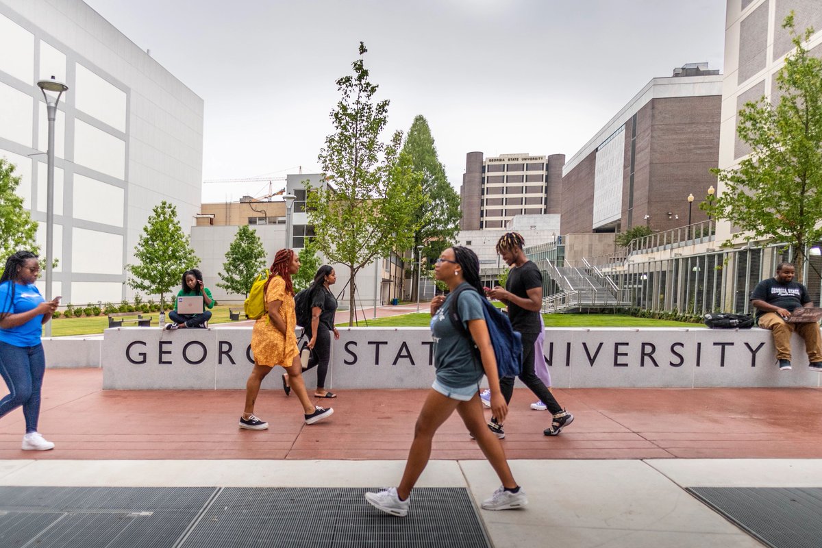 GSU_Housing's tweet photo. 🐾 💙 Hey Panthers! We're excited to welcome you to campus for the fall semester! We want to ensure that you're well prepared for your first week of school.  Click the link in our bio to review GSU's first-week checklist! #GoPanthers #GSU26 #GSU25 #GSU24 #TheStateWay https://t.co/isLNgIE6WQ