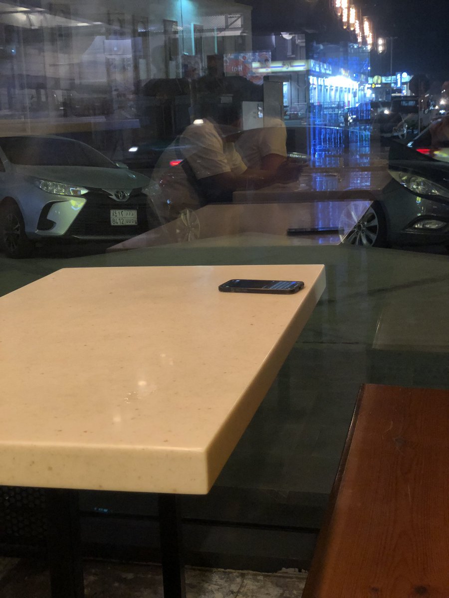 Minaficent's tweet photo. Only in Saudi where you can just leave your phone unattended and no one gives a damn 🤣 Sa pinas nalingon ka lang saglit and it’s gone with the wind! https://t.co/M63vgbUQWW