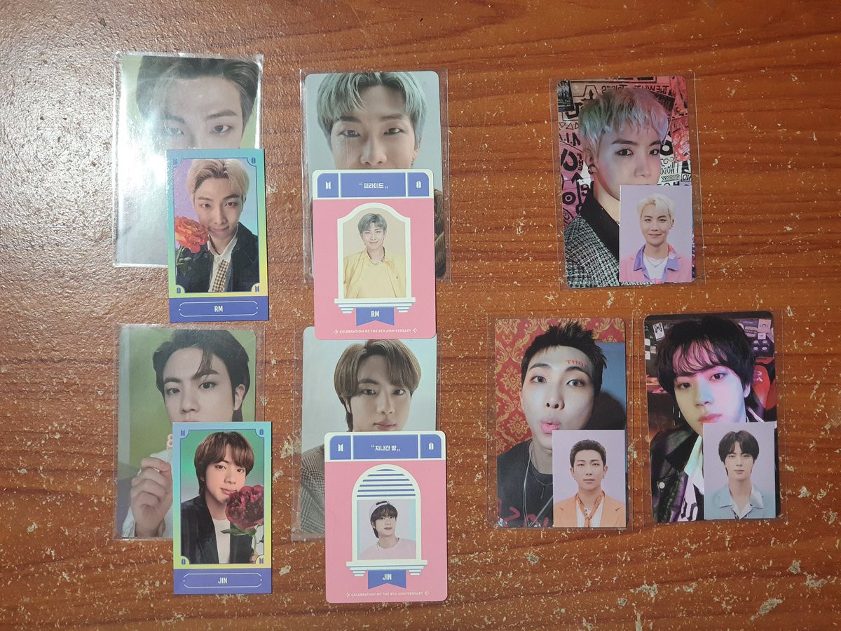 Azmnnzrddn's tweet photo. WTS BTS PC 💜
Festa Pc - RM18/member (only sell in set) ✨️
Season greeting - RM15/member ✨️
Postage fee:
WM - RM10
EM - charge by postage
#WTS #wtsbts #pasarbts #pasarbtsmy #btsmy #norushbuying https://t.co/VcmvCwmxrL
