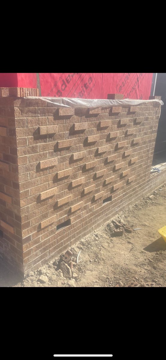 📍 Littleborough, Rochdale
🏗 <a href="/watesgroup/">Wates Group</a> 

Some wonderful feature brickwork being carried out on the Littleborough Community Primary School project 👀

#construction #sustainable #sustainability #brickwork #Rochdale #ukconstruction