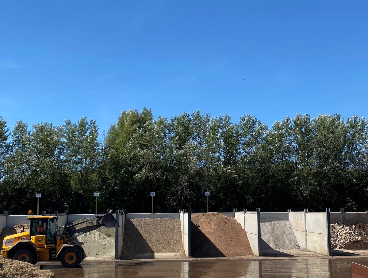 📢Just a little reminder… we’re open week days until 5pm!

Visit our yard today - You can tip off and collect loose/bagged material.

☎Call us with any questions – 02920 797835
📍Neal Soil Suppliers, Newton Road, Rumney, CF3 2EJ