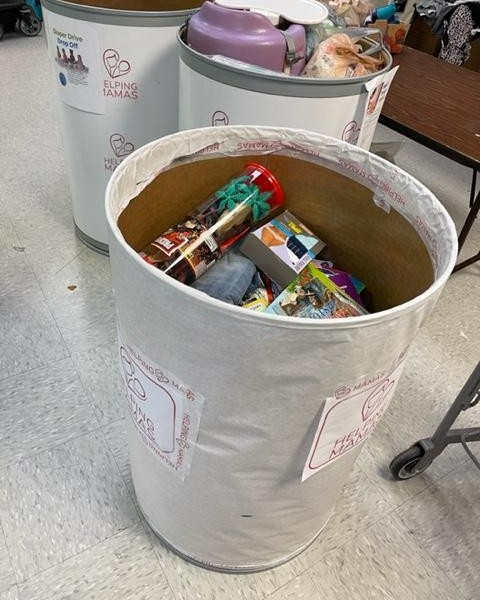 HelpingMamas's tweet photo. Thank you Center Parc Credit Union for doing a diaper drive for us at multiple Center Parc locations. We are so thankful for your support and for filling our bins and our van with much needed baby supplies!

#HelpingMamas #BabySupplyBankGA #VolunteerATL #HMATL #EveryDiaperCounts https://t.co/M8bLHhYAbu