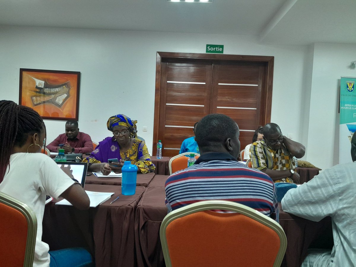 linosall55's tweet photo. Atelier de renforcement de capacité des membres de la plateforme #Dakar agit pour le climat .
#Plaidoyer
@Dakclim @Jve_Senegal @oneupaction_sn @Actionjusticee1 @AbrahamNgom1 @ZeroDechetSN @PcetDakar @villededakar @senfablab @endaenergylinks...
#kebetu #Senegal https://t.co/UwyfxhREar