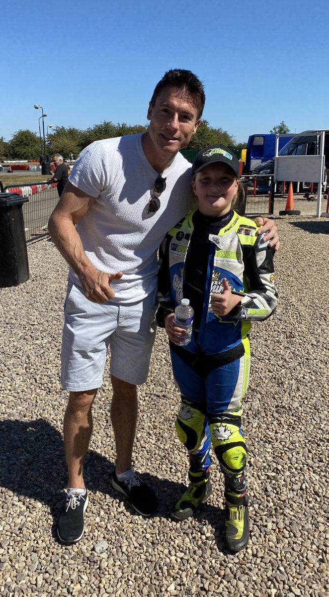 Chloe Gleeson tweet media