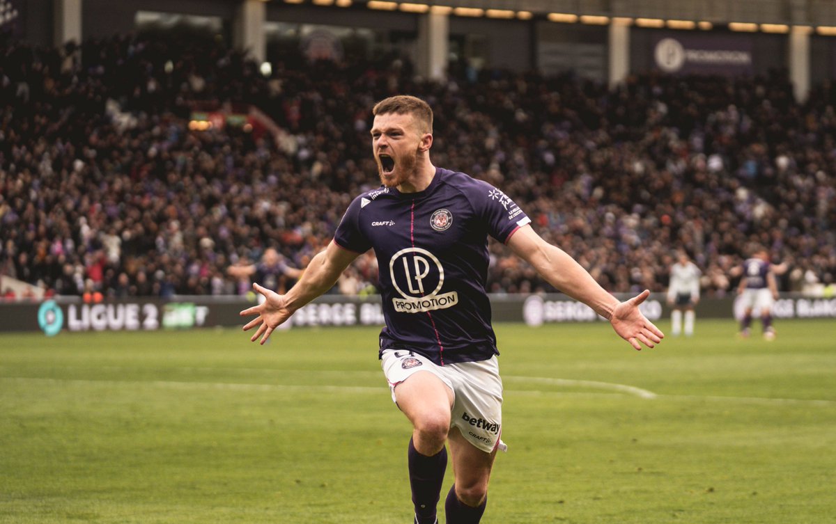 thomas_dylewski's tweet photo. Football is back.

Time for me to share a few pictures from last season with L2 Champions, @ToulouseFC. 

Thanks to @LFPfr and @arnaudbml for the opportunity. https://t.co/c9flsZwH83