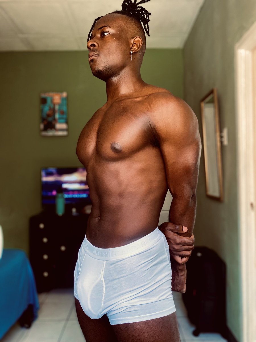 thatsexymf26's tweet photo. Comfortable in my skin! https://t.co/HoCHlmgSop